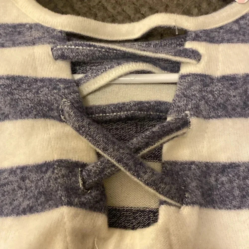 Stitch Fix Girls NWT NIne One NIght Nancy Lace-Up Back Top Navy M - Picture 9 of 9